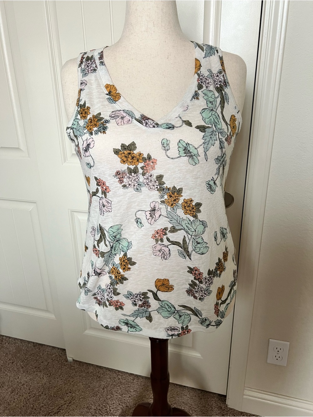 Maurices White Floral V-Neck Tank with Mint & Mustard Accents - L